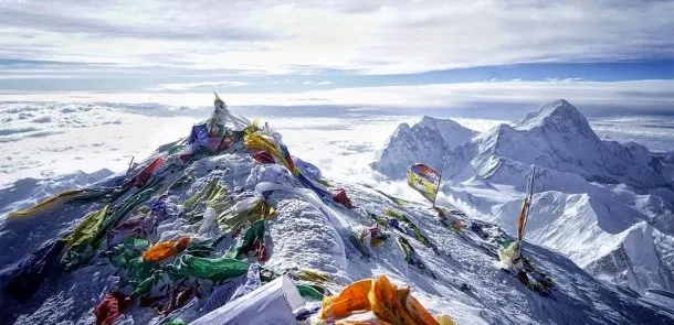 Kabardin-Balkarda 17 alpinistin meyiti tapıldı