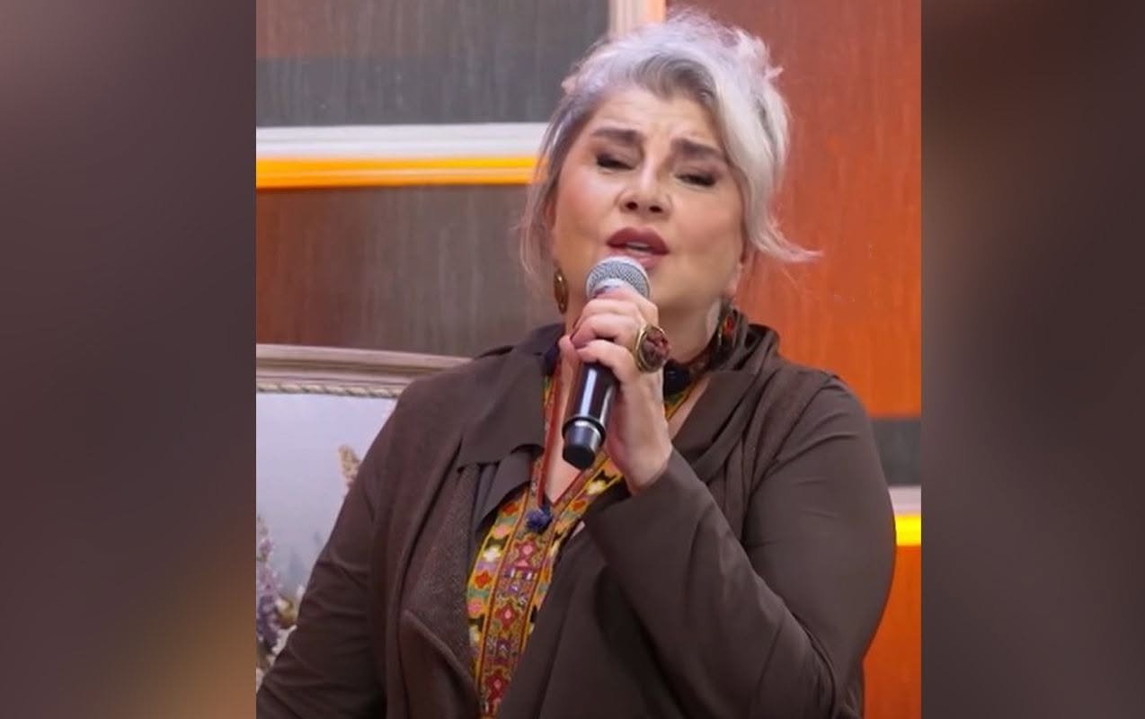Türkiyəli aktrisa “Sənə də qalmaz”ı oxudu - Video