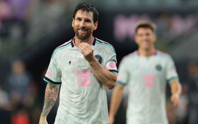Messi zirvədə möhkəmləndi