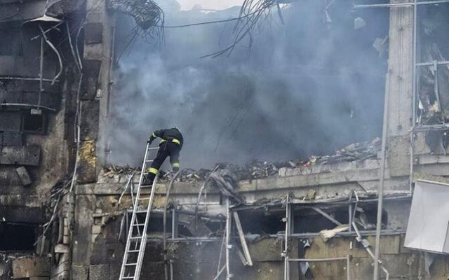 Rusiya Ukraynada bir sıra obyektlərə zərbə endirdi