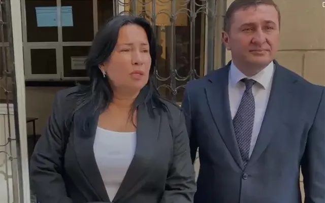 “13 il sonra onu dəmir barmaqlıqlarda gördüm” - Şilderin anası - Video