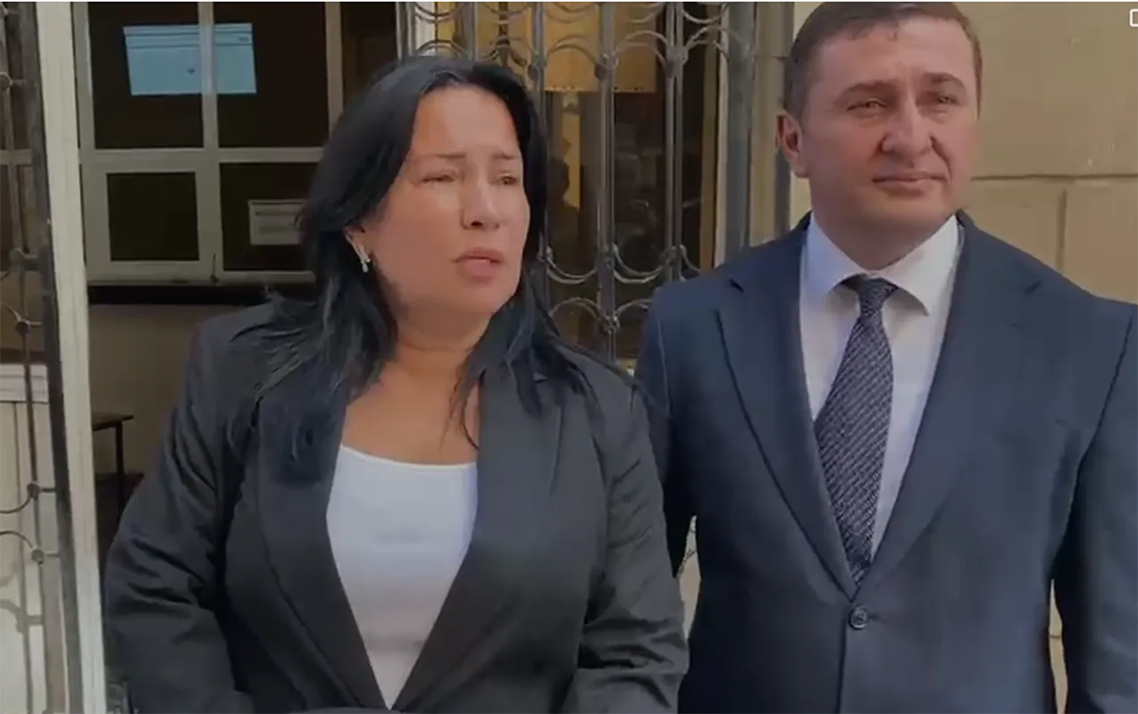 “13 il sonra onu dəmir barmaqlıqlarda gördüm” - Şilderin anası - Video